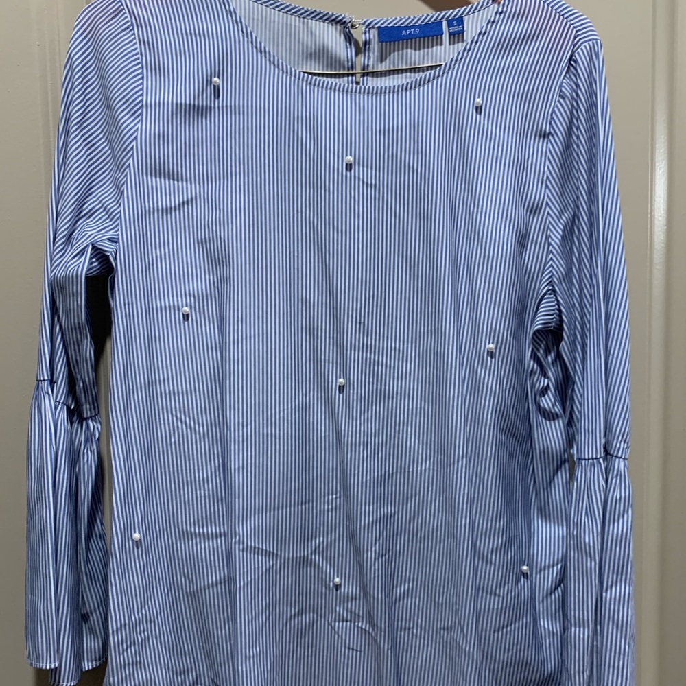 Blue stripped blouse with pearls